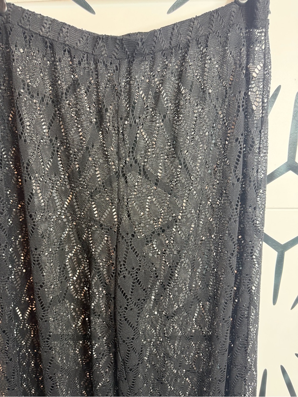 Eloquii Geometric Mesh Wide Leg Cover-Up Pants -black
Size 22/24 - Picture 4 of 7